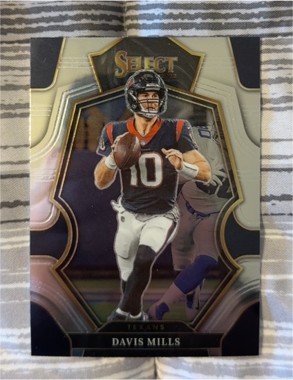 2022 Panini Select Premier Level #139 Davis Mills — front