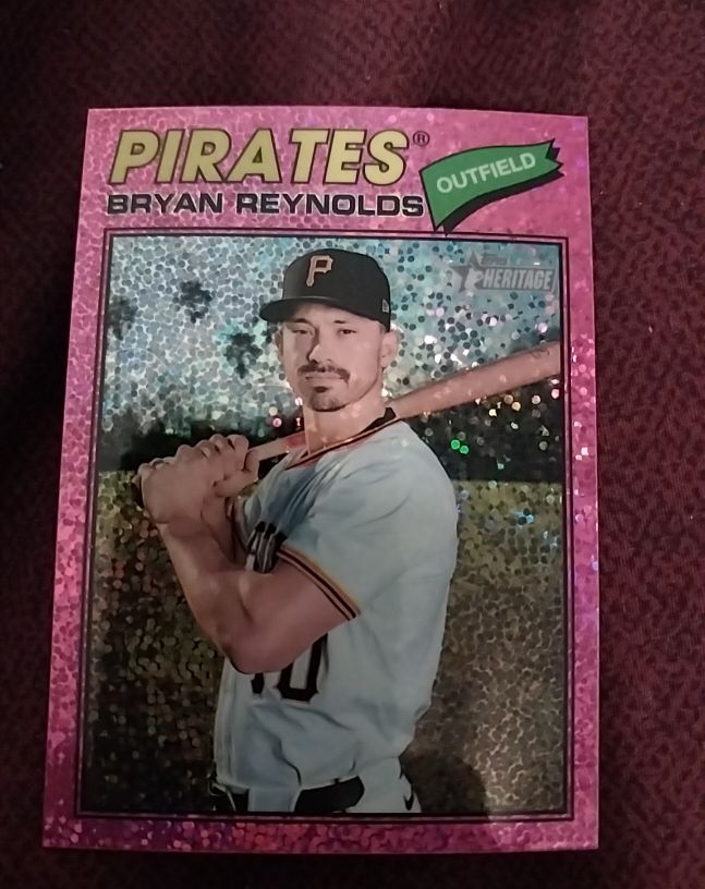 2025 Topps Heritage #47 Bryan Reynolds Pink Sparkle Pirates — front
