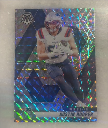 2025 Panini Mosaic #204 Austin Hooper — front
