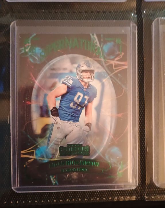 2022 Panini Contenders Supernatural Emerald #SN-AHU Aidan Hutchinson — front
