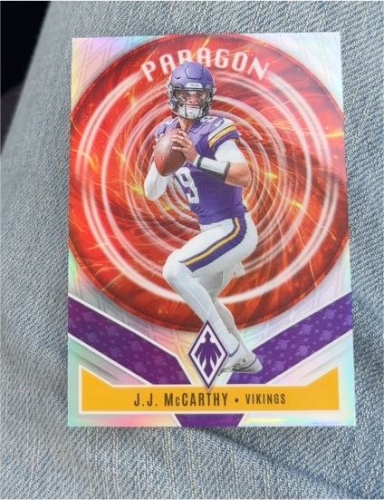 2025 Panini Phoenix Paragon #8 J.J. McCarthy — front