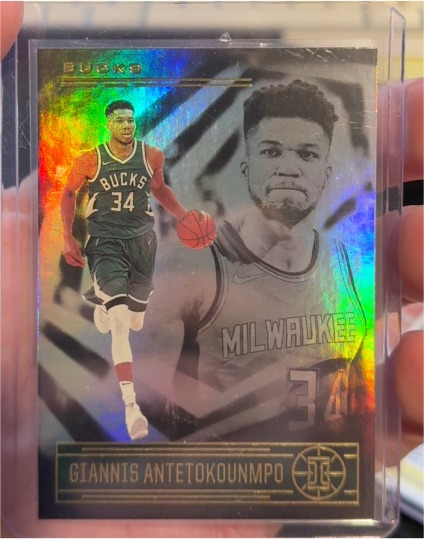 2020-21 Panini Illusions #108 Giannis Antetokounmpo Milwaukee Bucks — front