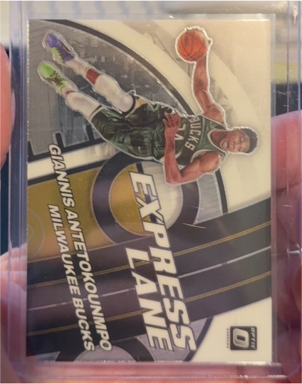 2021-22 Donruss Optic #3 Giannis Antetokounmpo Express Lane — front