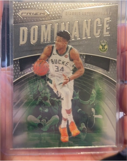 2019-20 Panini Prizm Dominance #10 Giannis Antetokounmpo — front