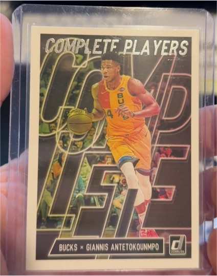 2019-20 Panini Donruss #18 Giannis Antetokounmpo Complete Players Insert — front