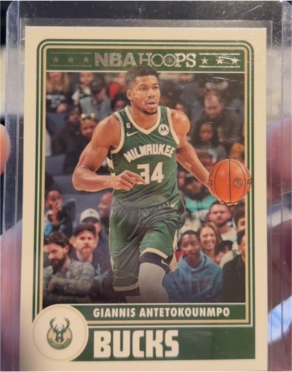2023-24 Panini NBA Hoops Tribute #285 Giannis Antetokounmpo — front