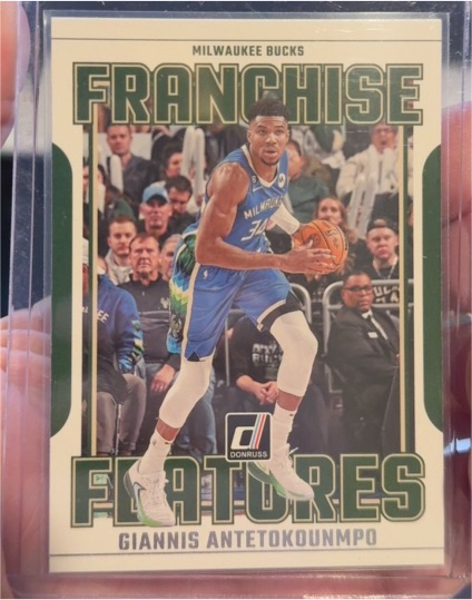 2023-24 Donruss #10 Giannis Antetokounmpo Franchise Features — front