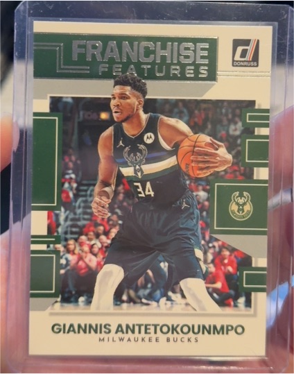 2022-23 Panini Donruss #10 Giannis Antetokounmpo Franchise Features — front