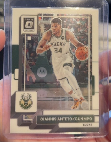 2022-23 Donruss Optic #75 Giannis Antetokounmpo — front