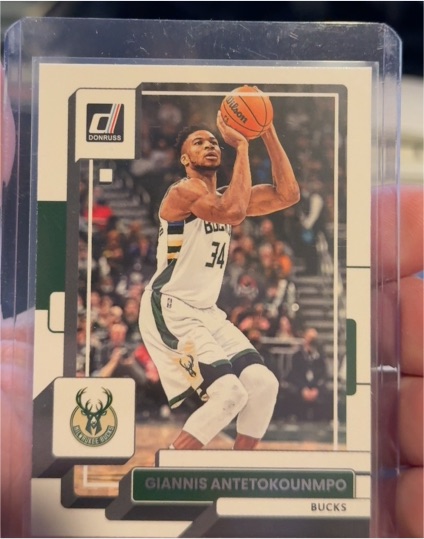 2022-23 Donruss #53 Giannis Antetokounmpo Milwaukee Bucks — front