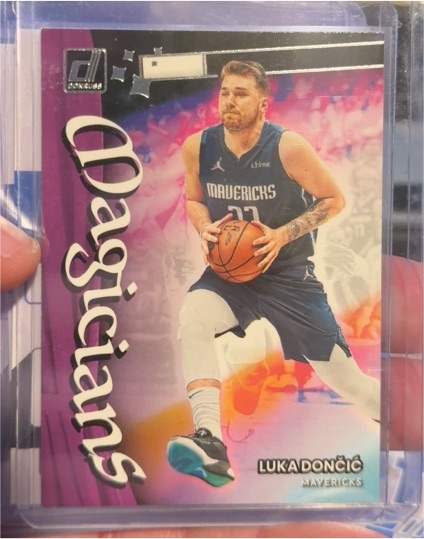 2022-23 Panini Donruss #2 Luka Dončić Magicians — front