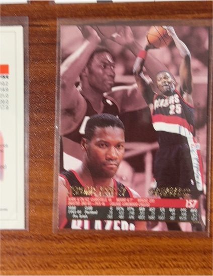 1993-94 Skybox Premium #152 Clyde Drexler — front