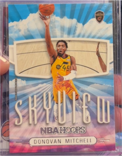 2022-23 Panini NBA Hoops #12 Donovan Mitchell — front