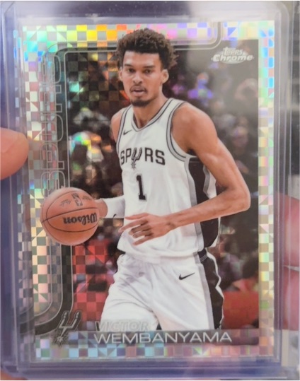 2025-26 Topps Chrome #221 Victor Wembanyama — front
