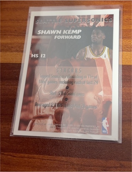 1993-94 SkyBox Premium #17 Shawn Kemp — front