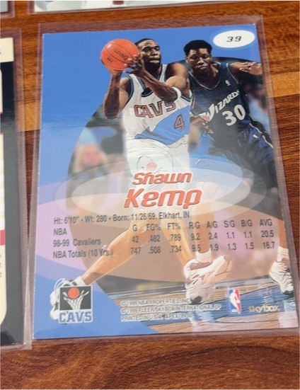 1999 Skybox #39 Shawn Kemp — front