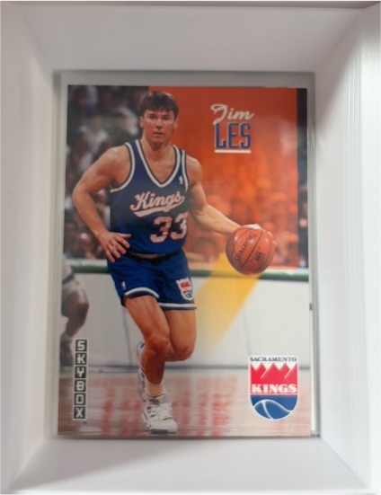 1993-94 Skybox #402 Jim Les Sacramento Kings — front