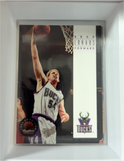 1993-94 SkyBox Premium #245 Brad Lohaus Milwaukee Bucks — front