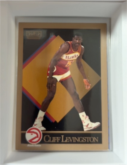 1990-91 SkyBox #4 Cliff Levingston — front