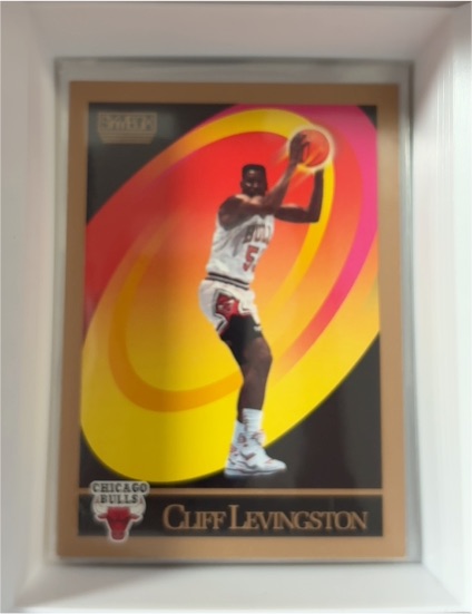 1990-91 SkyBox #372 Cliff Levingston — front