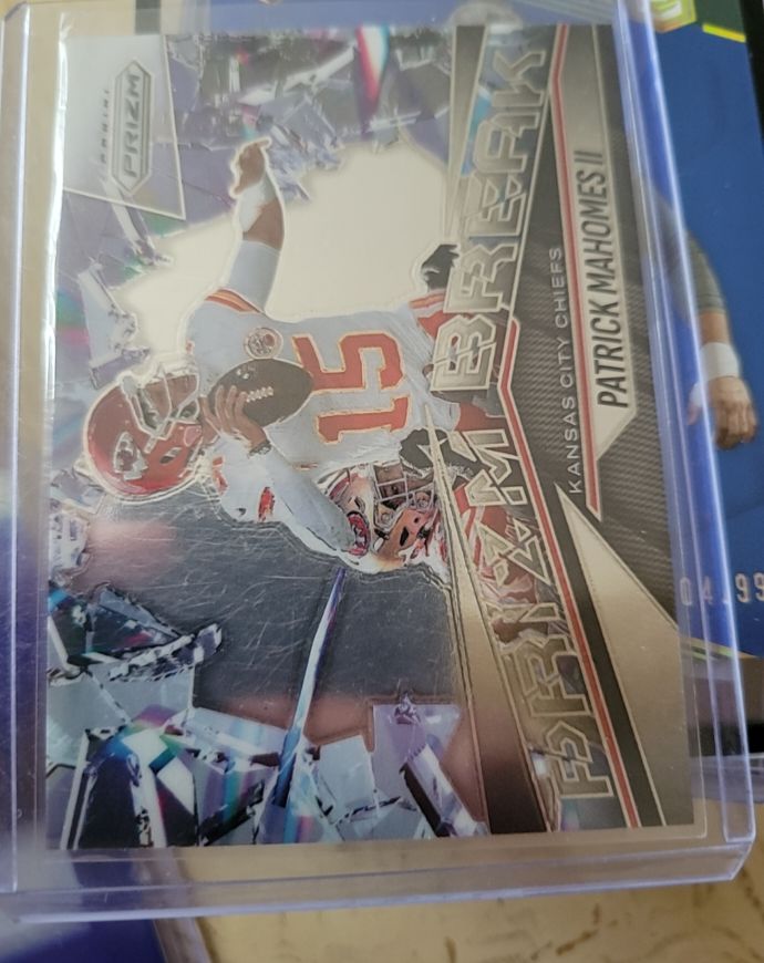 2025 Panini Prizm #8 Patrick Mahomes II Prizm Break — front