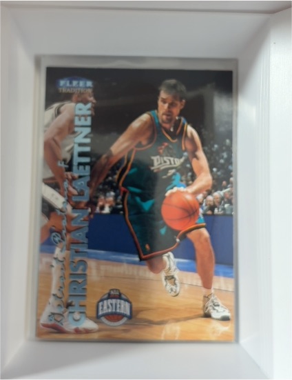 1999-00 Fleer Tradition #110 Christian Laettner — front