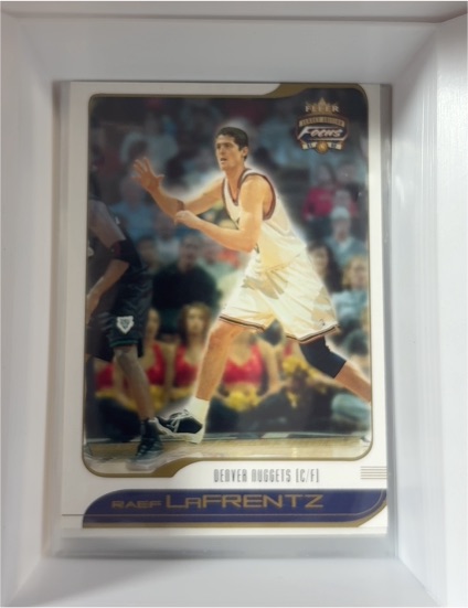2001-02 Fleer Focus #19 Raef LaFrentz — front