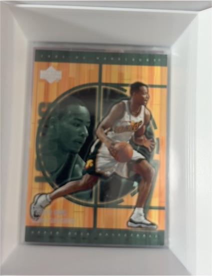 2001-02 Upper Deck Hardcourt #48 Kevin Garnett — front