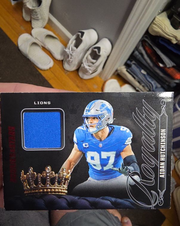 2025 Panini Rookies & Stars Royalty #R-AHN Aidan Hutchinson — front