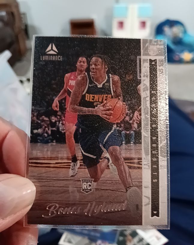 2021-22 Panini Chronicles Luminance #238 Bones Hyland — front