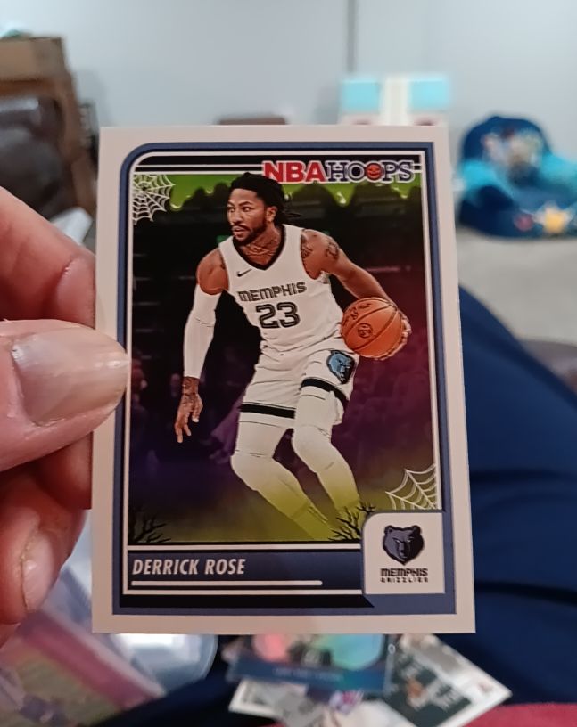 2023-24 Panini Haunted Hoops #72 Derrick Rose — front