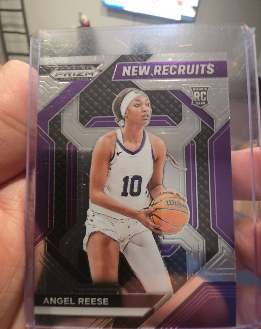 2024 Panini Prizm Draft Picks New Recruits #24 Angel Reese — front