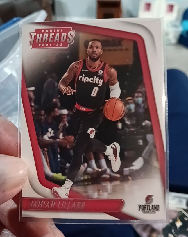 2021-22 Panini Chronicles Threads #77 Damian Lillard — front