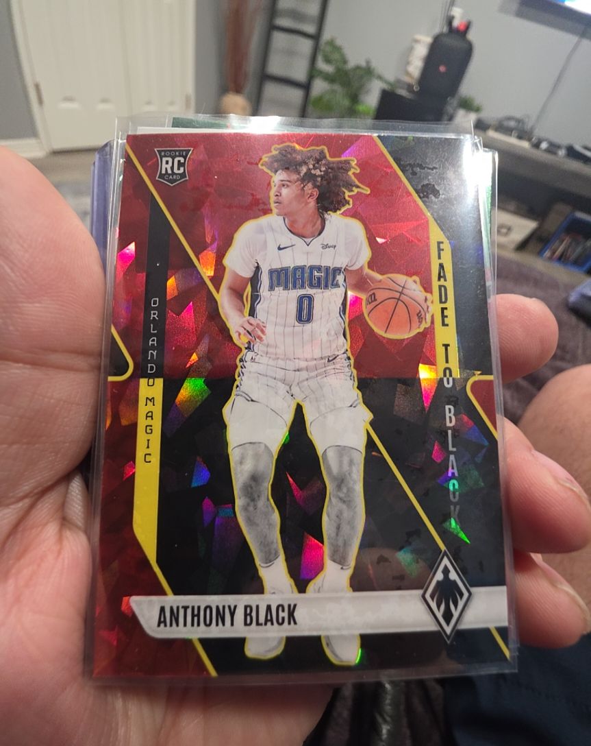 2023-24 Panini Phoenix #4 Anthony Black Fade To Black — front