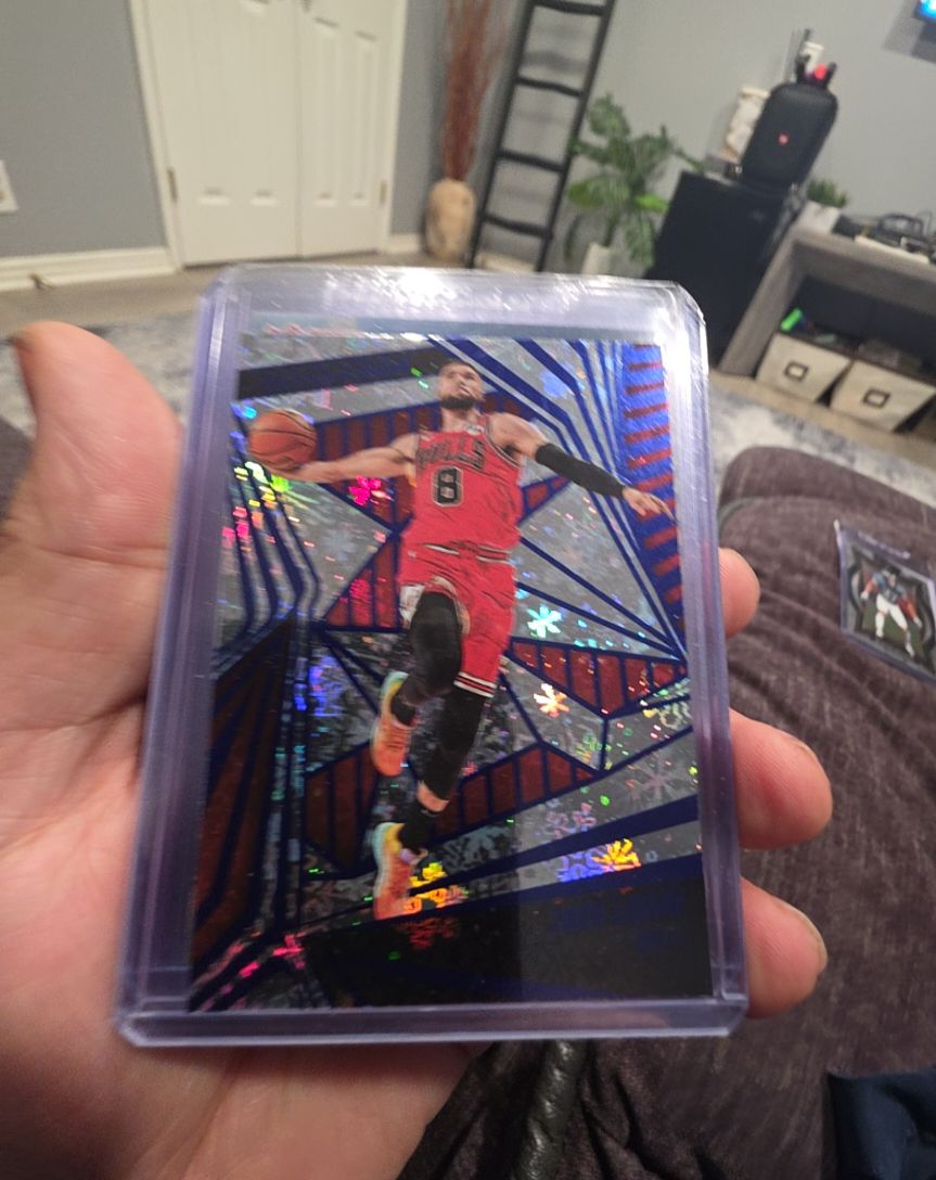 2023-24 Panini Revolution #96 Zach LaVine Winter — front