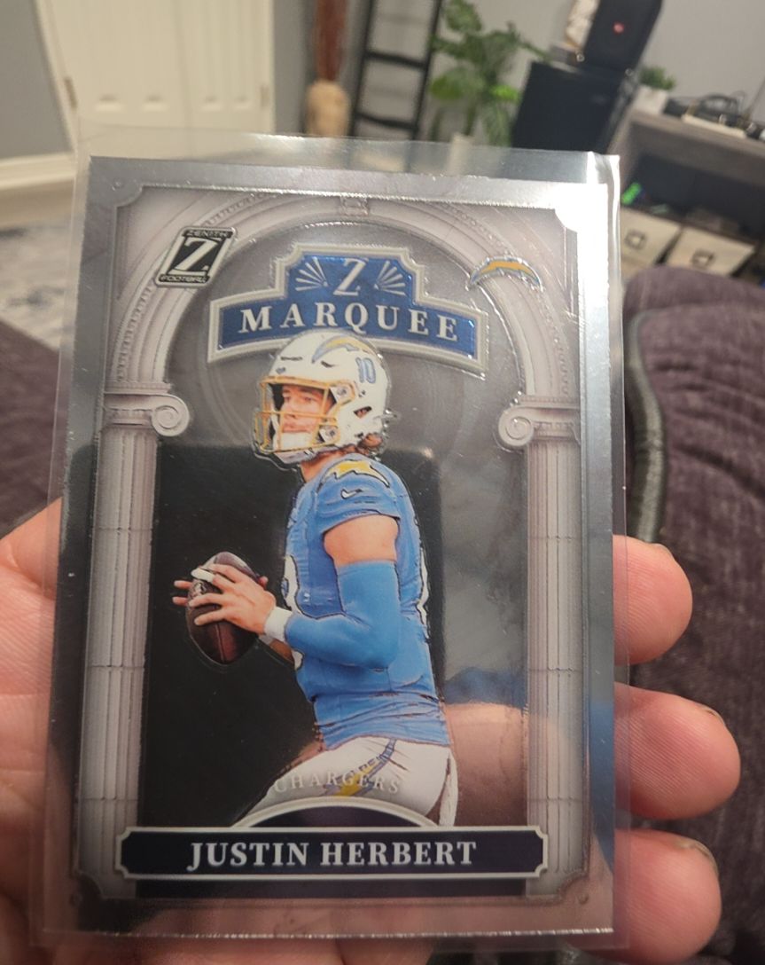 2024 Panini Zenith #25 Justin Herbert — front