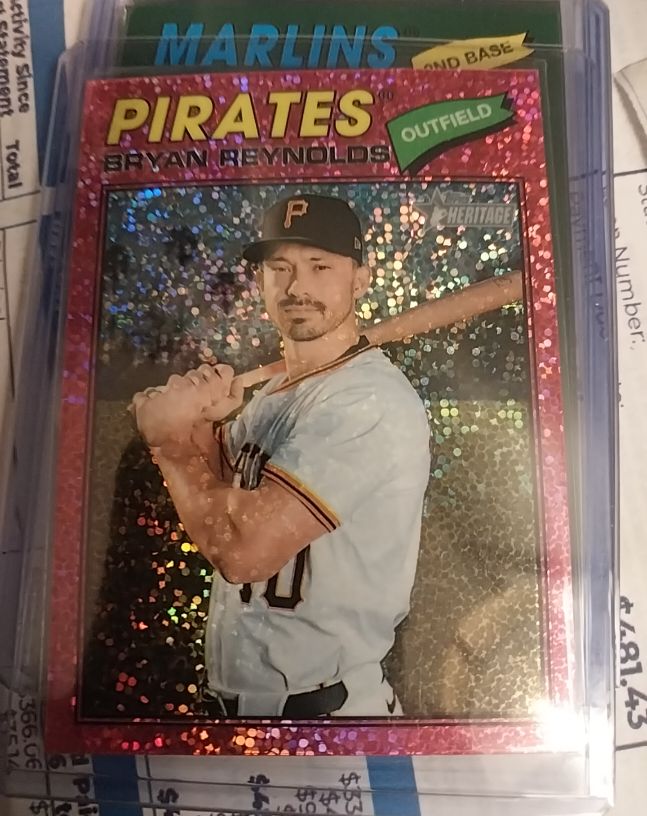 2025 Topps Heritage #47 Bryan Reynolds Pink Sparkle Refractor — front