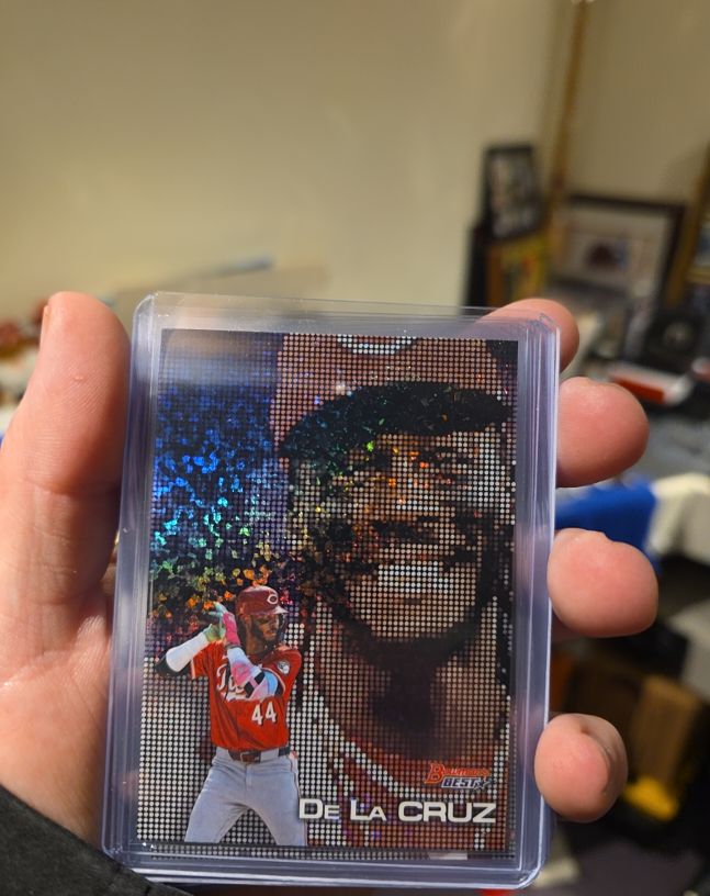 2025 Bowman’s Best #P-10 Elly De La Cruz Pixel Portraits — front