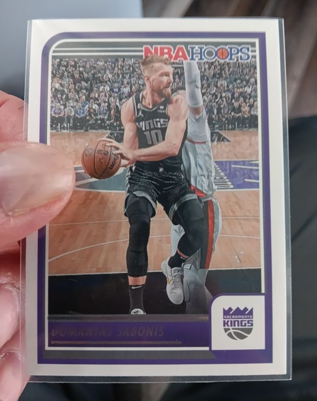2023-24 Panini NBA Hoops #211 Domantas Sabonis — front