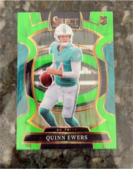 2025 Panini Select #82 Quinn Ewers Concourse Black and Green Prizm Shock — front