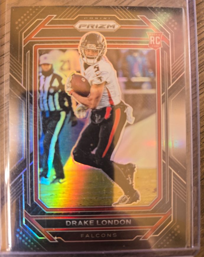 2022 Panini Chronicles Prizm Black #PB-11 Drake London Rookie Falcons — front