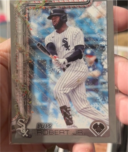 2025 Topps Holiday #H117 Luis Robert Jr. — front