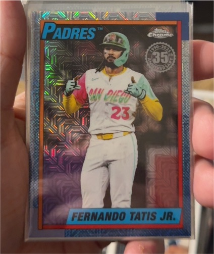 2025 Topps Update #U90C-19 Fernando Tatis Jr. — front