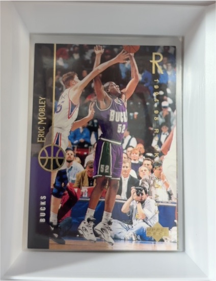 1994-95 Upper Deck #238 Eric Mobley Milwaukee Bucks Rookie — front
