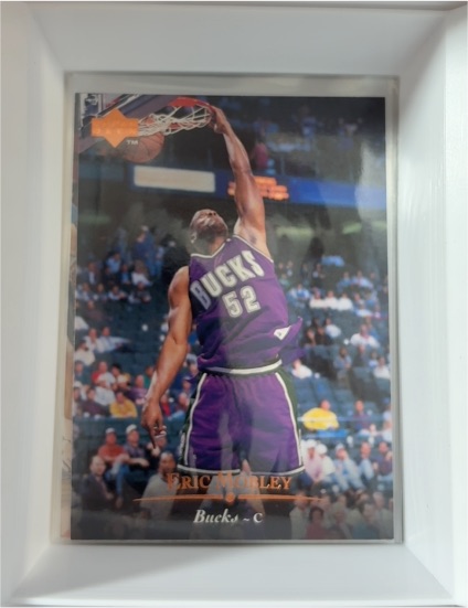 1995-96 Upper Deck #121 Eric Mobley — front