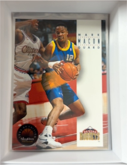 1993-94 SkyBox Premium #62 Mark Macon — front