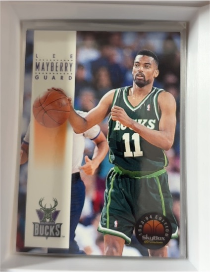 1993-94 SkyBox Premium #113 Lee Mayberry Milwaukee Bucks — front