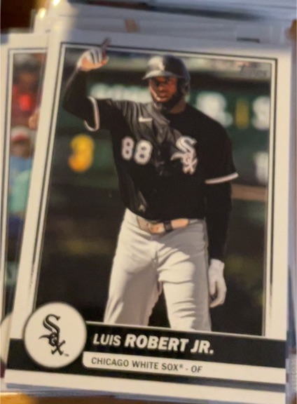 2023 Topps #88 Luis Robert Jr. — front