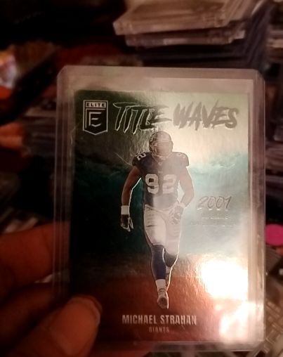 2025 Panini Donruss Elite #9 Michael Strahan Title Waves — front