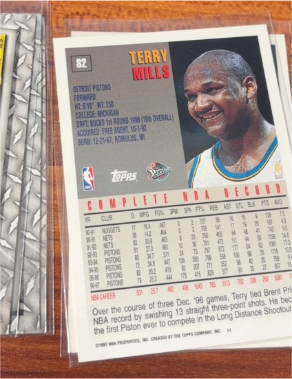 1992-93 Topps #82 Terry Mills — front